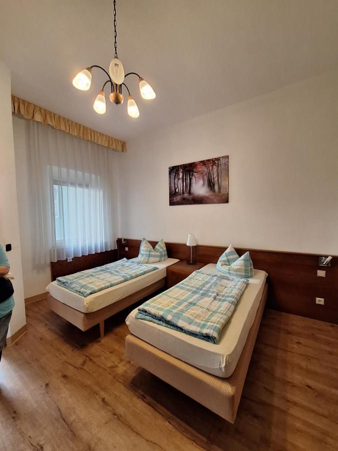 Gaststaette Und Pension Zur Schiene Merseburg Luaran gambar