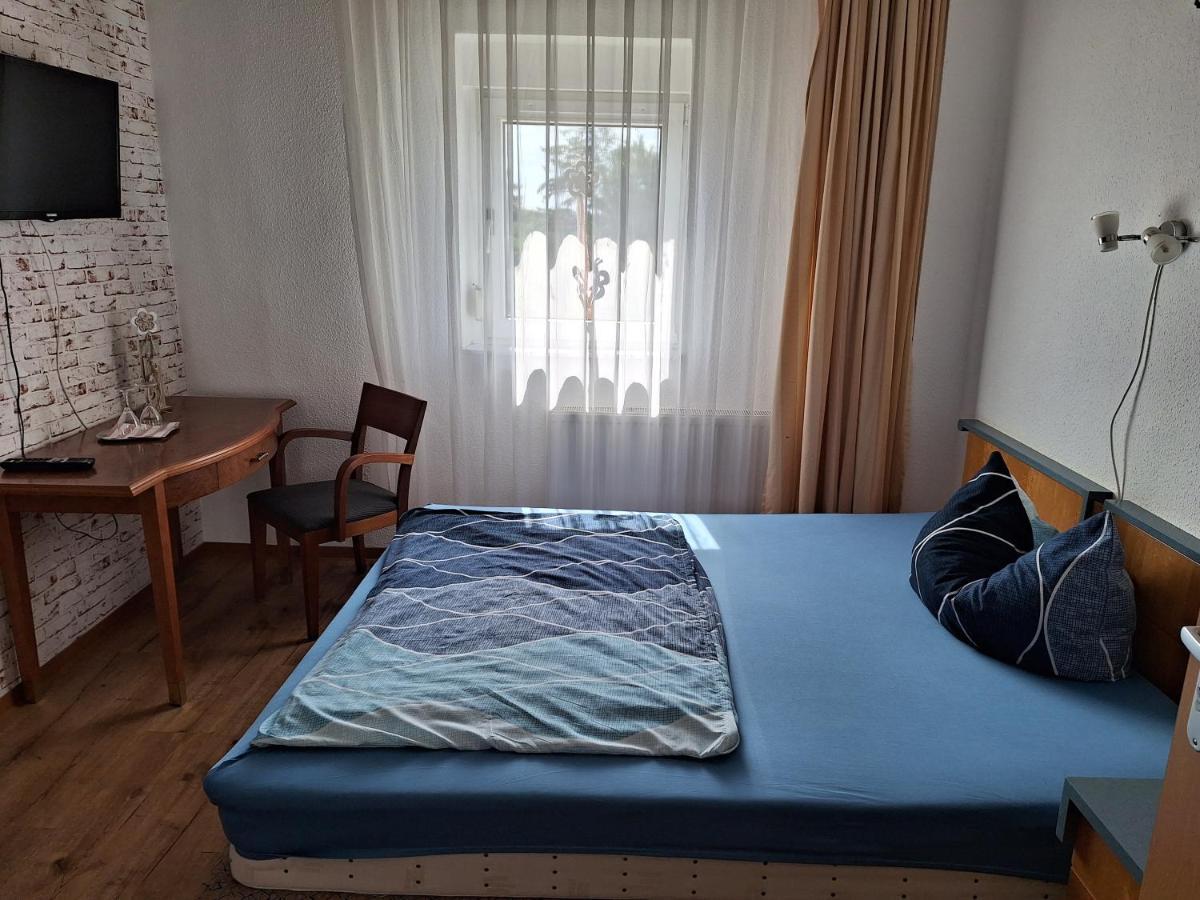 Gaststaette Und Pension Zur Schiene Merseburg Luaran gambar