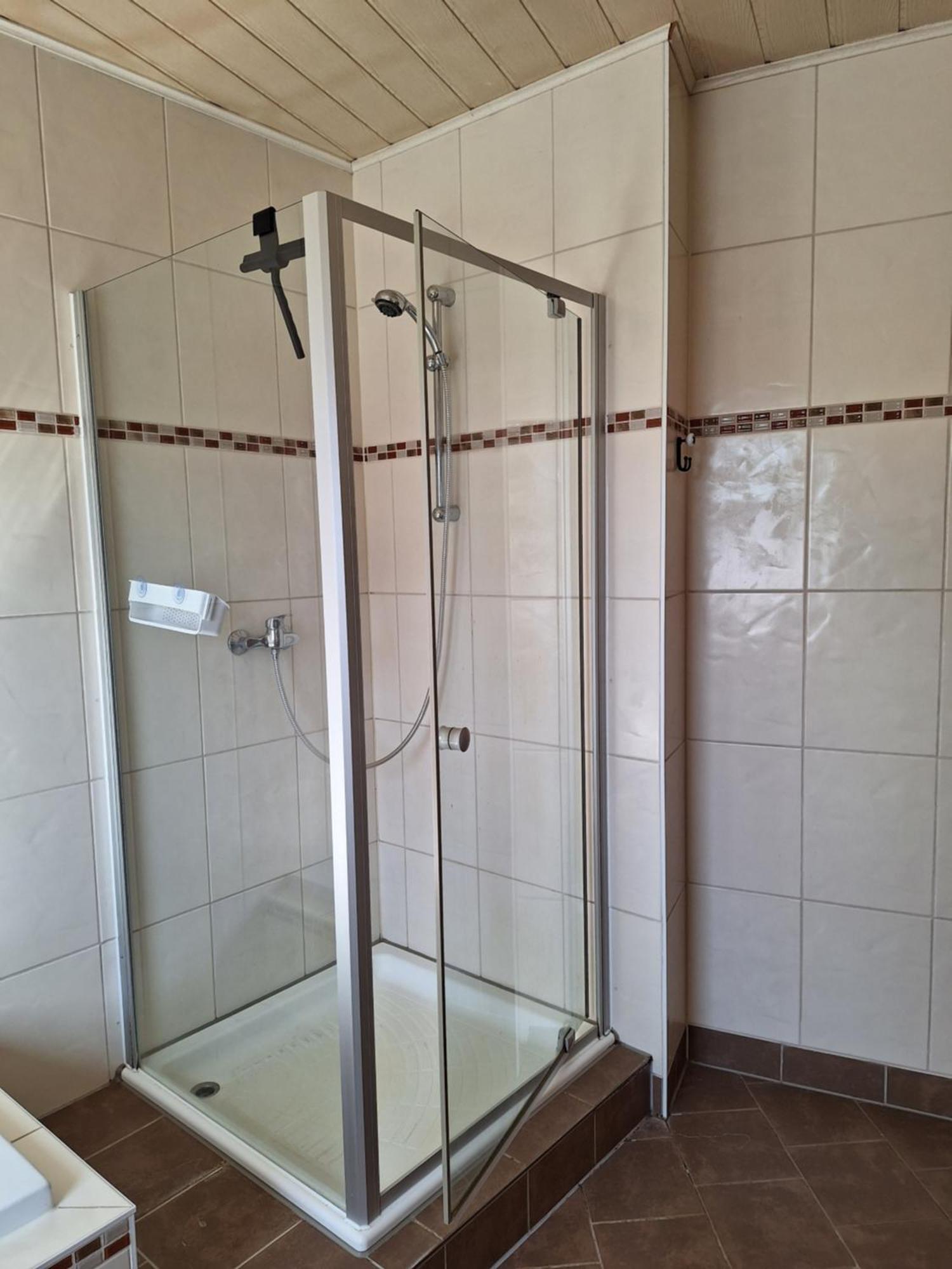 Gaststaette Und Pension Zur Schiene Merseburg Luaran gambar
