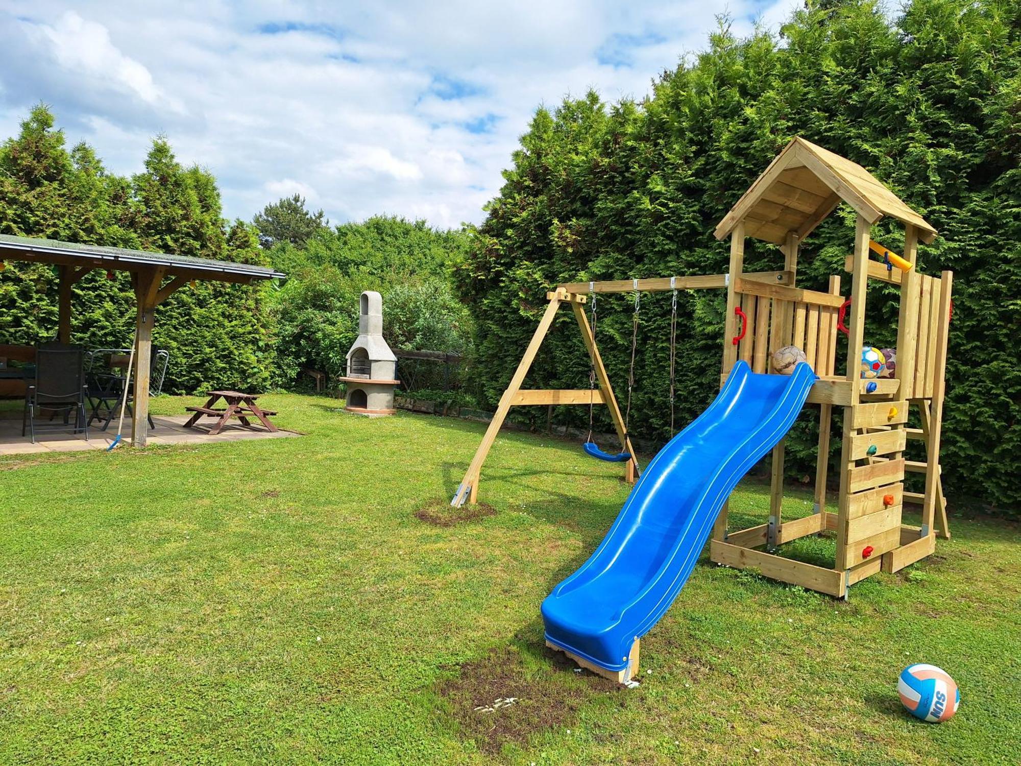 Gaststaette Und Pension Zur Schiene Merseburg Luaran gambar